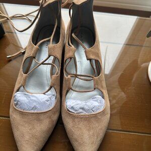 Brand New TAHARI Evie Fawn Suede Ankle Tie Gold Block Heeled Flats